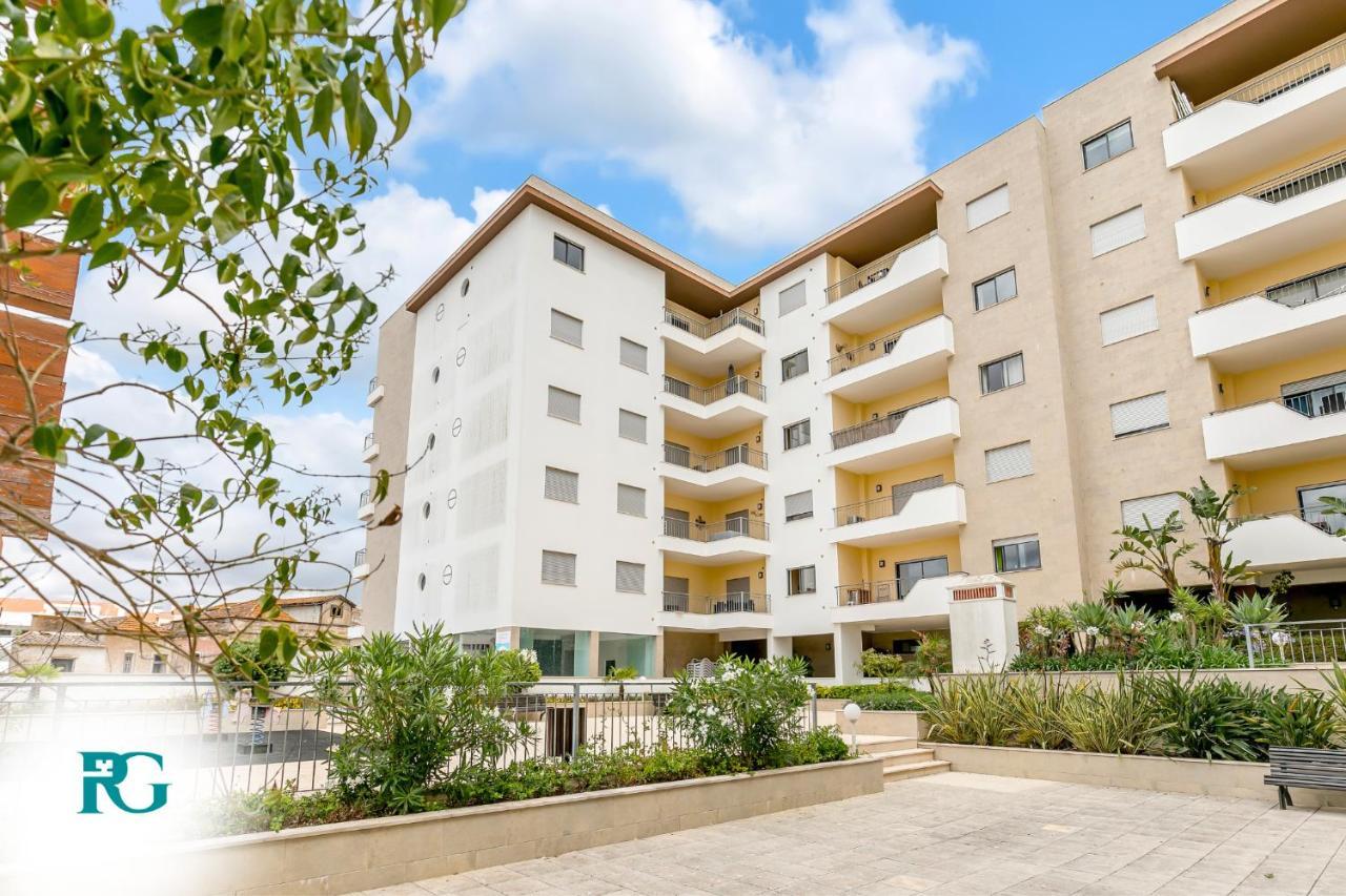 Apartment Luxury Penthouse Near Center #1933 Lagos