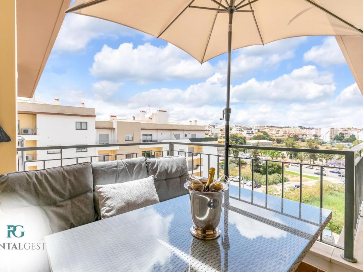 Luxury Penthouse Near Center #1933 * Lagos