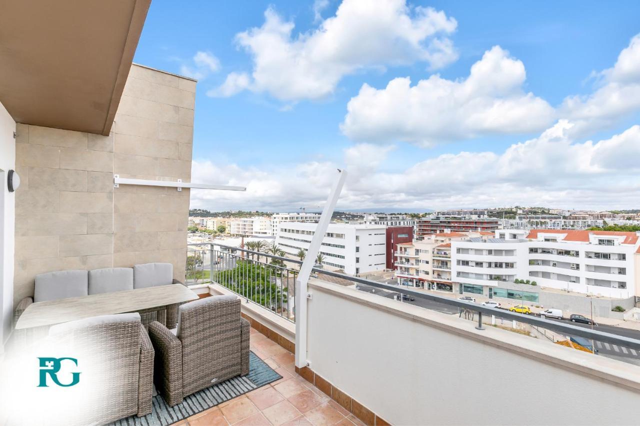 Luxury Penthouse Near Center #1933